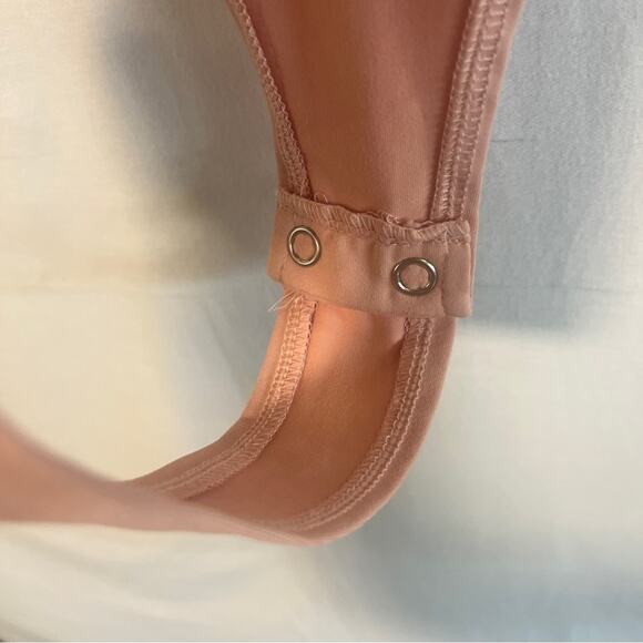 Reoria Blush Pink Sleeveless Bodysuit Womens Size Medium One Piece Feminine Soft - Picture 5 of 9